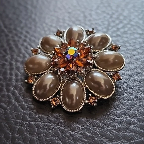 Brooch - Picture 2 of 9